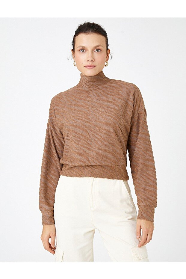 بلوفرات بياقة دائرية (AW 22)