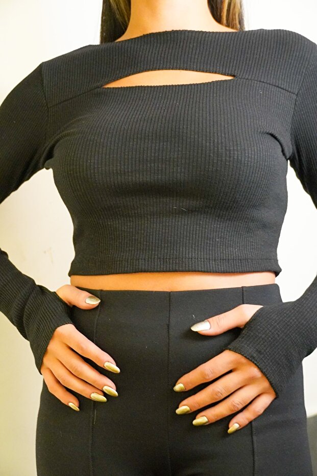 Black Cut Out Detailed Crop Knitted Blouse