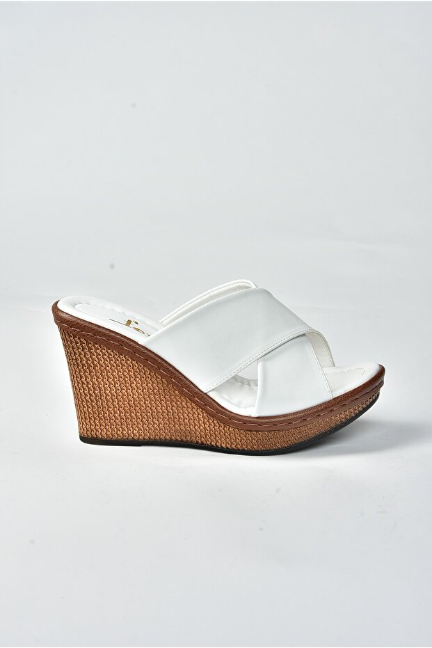 Bílé dámské pantofle s křížovým páskem K674041009 - 3