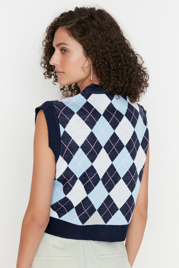 Granatowa dzianinowa kamizelka z dekoltem w serek - TWOAW22BZ0047 - 5