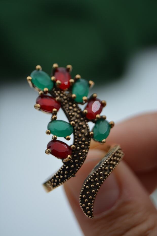 خاتم نسائي من حجر الياقوت والزمرد قابل للتعديل - 4