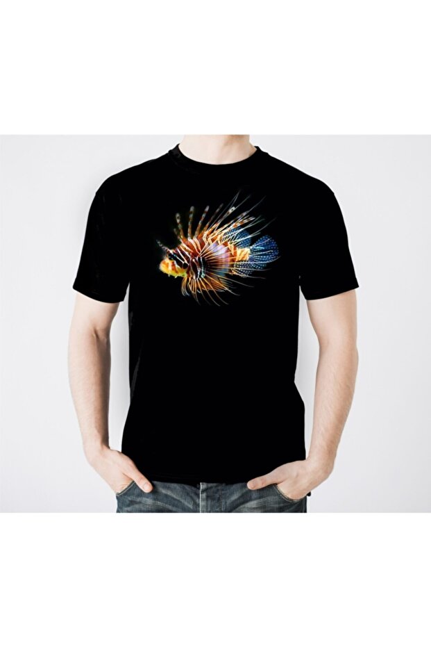 تي شيرت أسود للرجال من Lion Fish