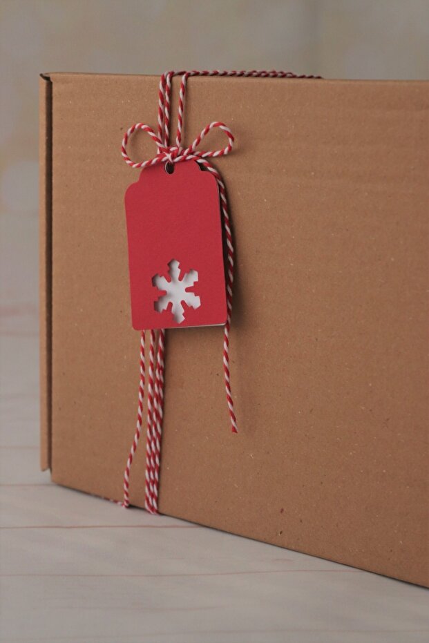 Snowflake Perforated Note Card, 2 Pieces, Stringed Product Card, 15 Piece Pelur Gift Package