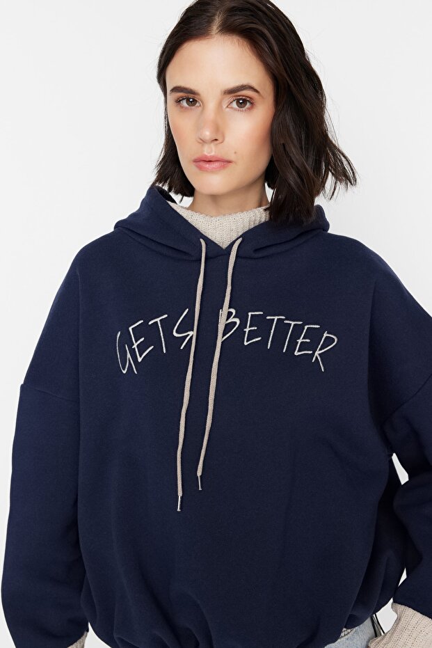 Lacivert Kalın İçi Polarlı Triko Bant Detaylı Kapüşonlu Örme Sweatshirt TWOAW22SW1806 - 4