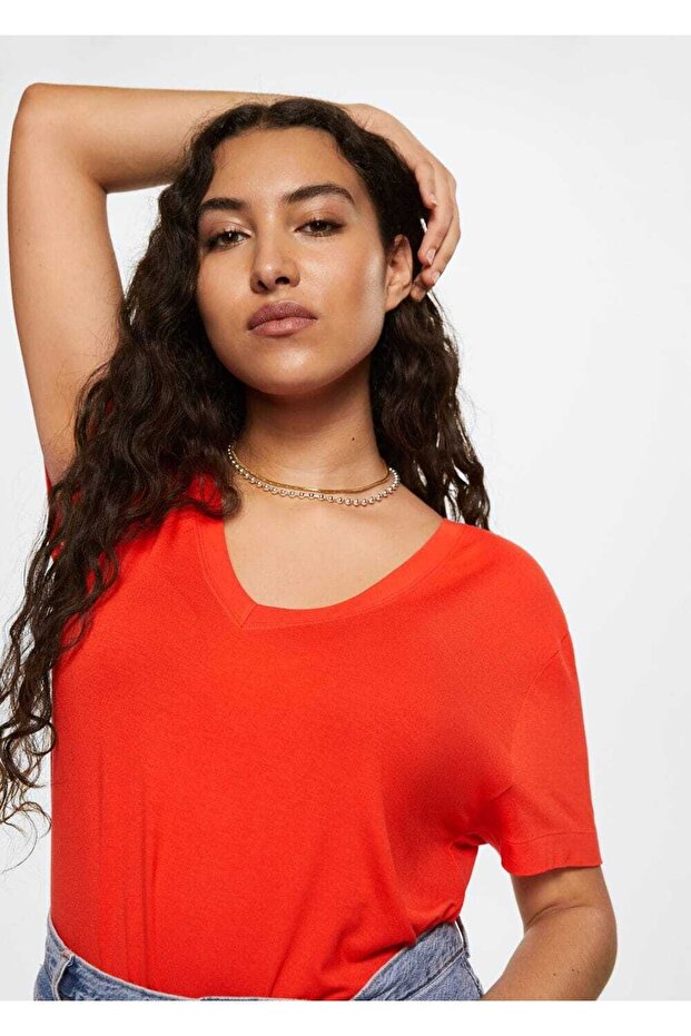 V Yaka Dökümlü Tişört - 7