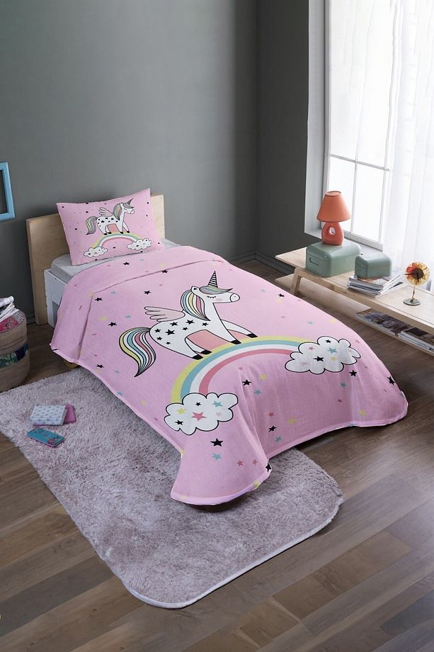 Pembe Gökkuşağı Üstünde Unicon Desenli Tek Kişilik Yatak Örtüsü Ve Pike Takımı - 2