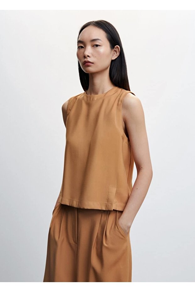 Sırtı V Yakalı Bluz - 1