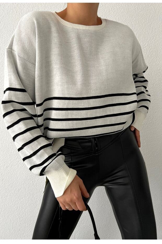 Striped Design Long Sleeve Knitwear White Women's Sweater 0242