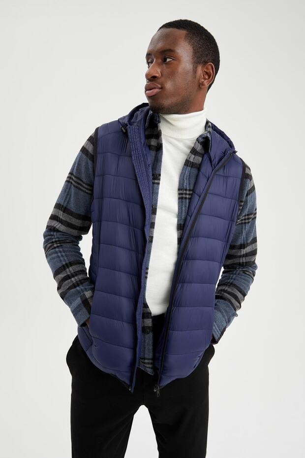 Slim Fit Hooded Water Repellent Lightweight Inflatable Vest