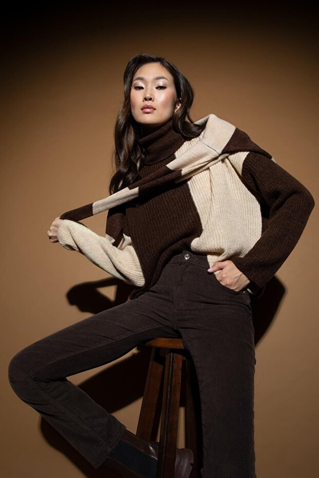 Relax Fit Half Turtleneck Selanik Fabric Sweater
