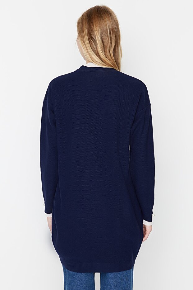 Marineblauer Strickpullover mit Perlendetails und Ärmeln TCTAW23AK00027 - 5