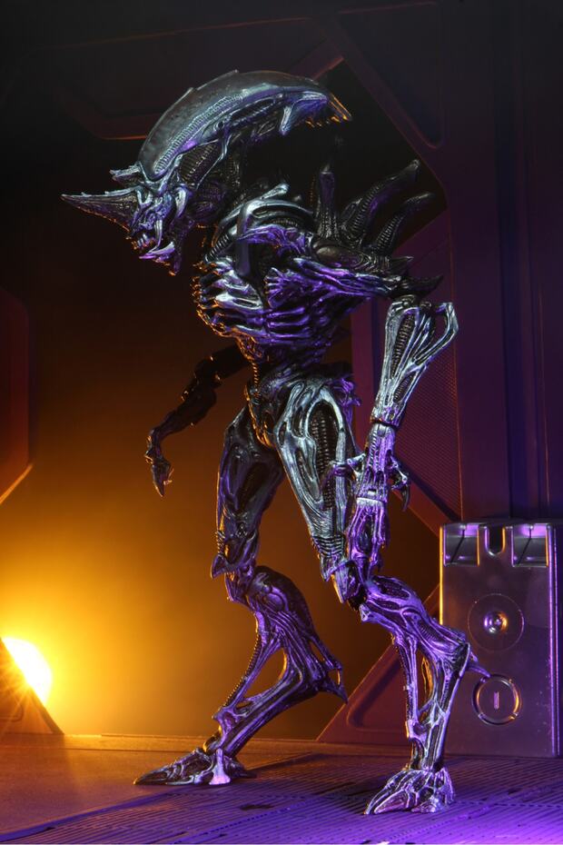 Alien: Ultimate Rhino Alien (kenner Tribute) Version 2 - 5