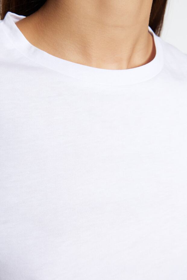 Beyaz %100 Pamuk Regular/Normal Kalıp Kısa Kollu Basic Bisiklet Yaka Örme T-Shirt TWOSS23TS00000 - 4
