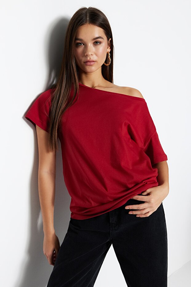 Kırmızı %100 Pamuk Oversize/Geniş Kalıp Kayık Yaka Örme T-Shirt TWOSS20TS0140 - 3