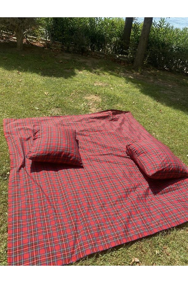 Iskoç Ekose Pötikare Yılbaşı Örtüsü 170*170 2 Adet Piknik Minderi 45*45cm Piknik Seti - 5