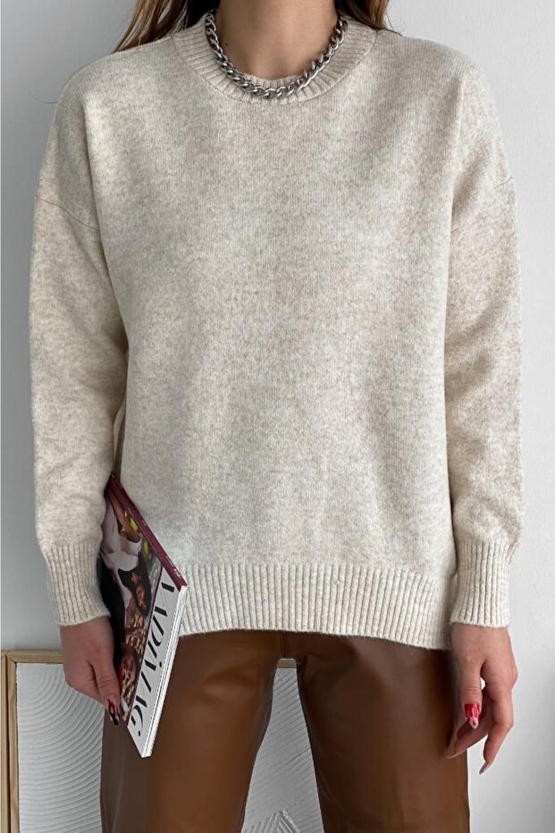 Women's Beige Standard Size Oversize Knitwear Sweater