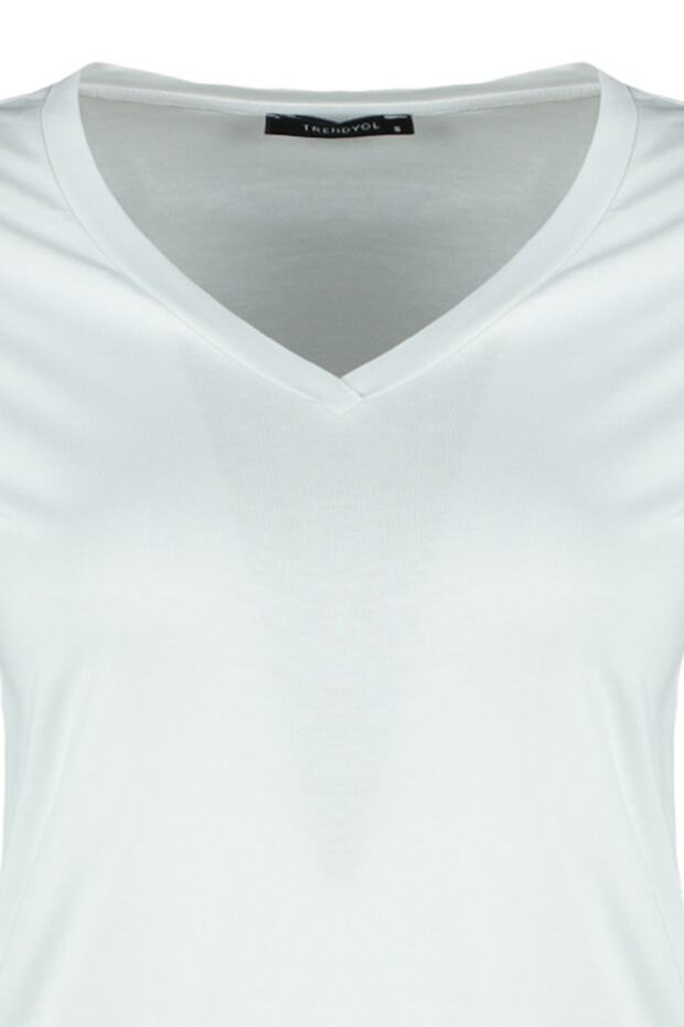 Beyaz %100 Pamuk Basic V Yaka Örme T-Shirt TWOSS23TS00001 - 7