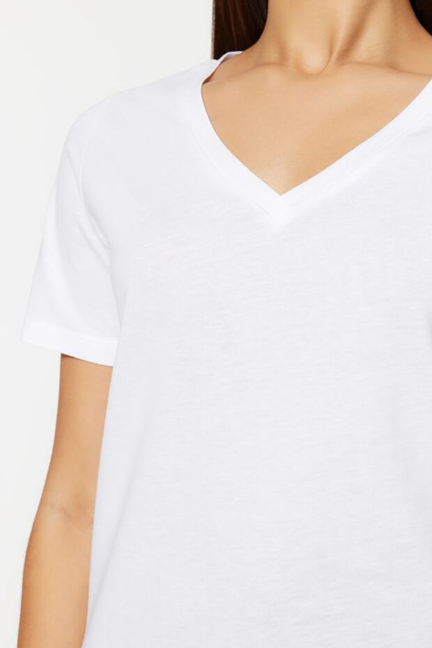 Beyaz %100 Pamuk Basic V Yaka Örme T-Shirt TWOSS23TS00001 - 3