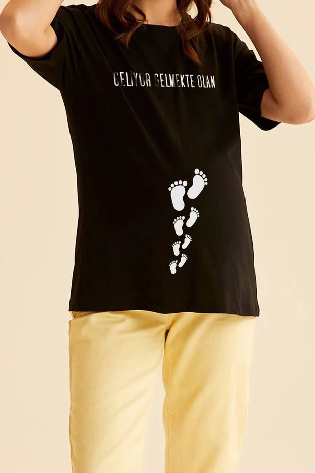 Baby Foot Design T-Shirt for Pregnant Women