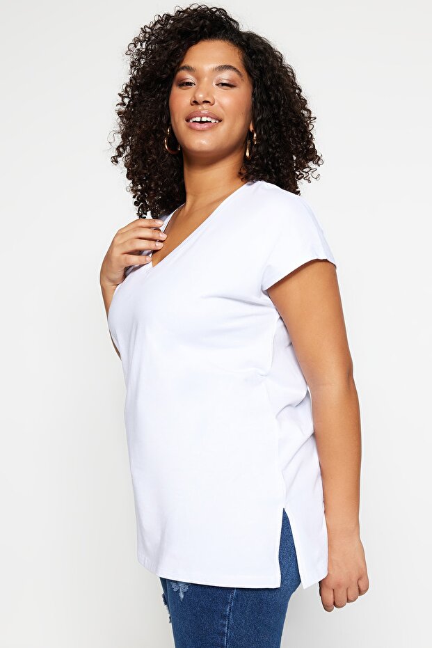 Beyaz Relaxed V Yaka Yırtmaçlı %100 Pamuk Örme T-Shirt TBBSS22BF0036 - 2