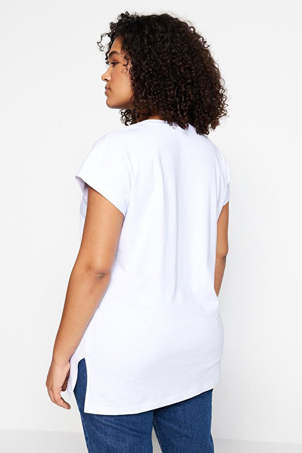 Beyaz Relaxed V Yaka Yırtmaçlı %100 Pamuk Örme T-Shirt TBBSS22BF0036 - 5