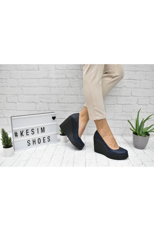 Women's Closed Shoes