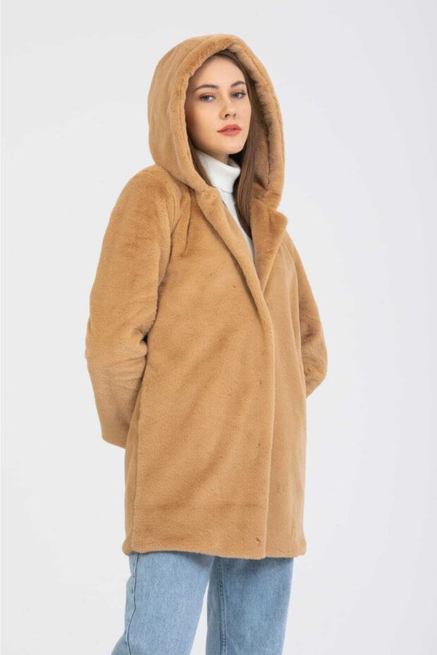 سترة بغطاء للرأس من فرو الأرنب - 3