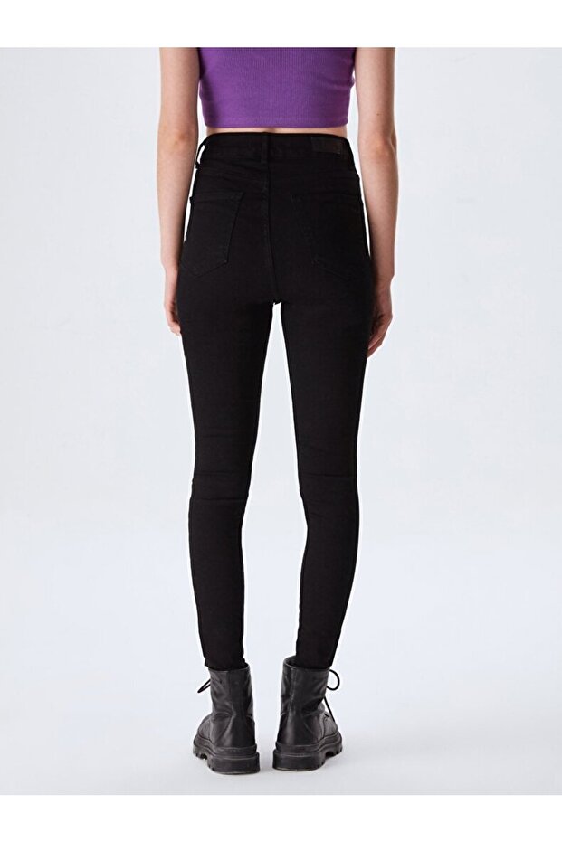 Marcella X Black Wash - 2