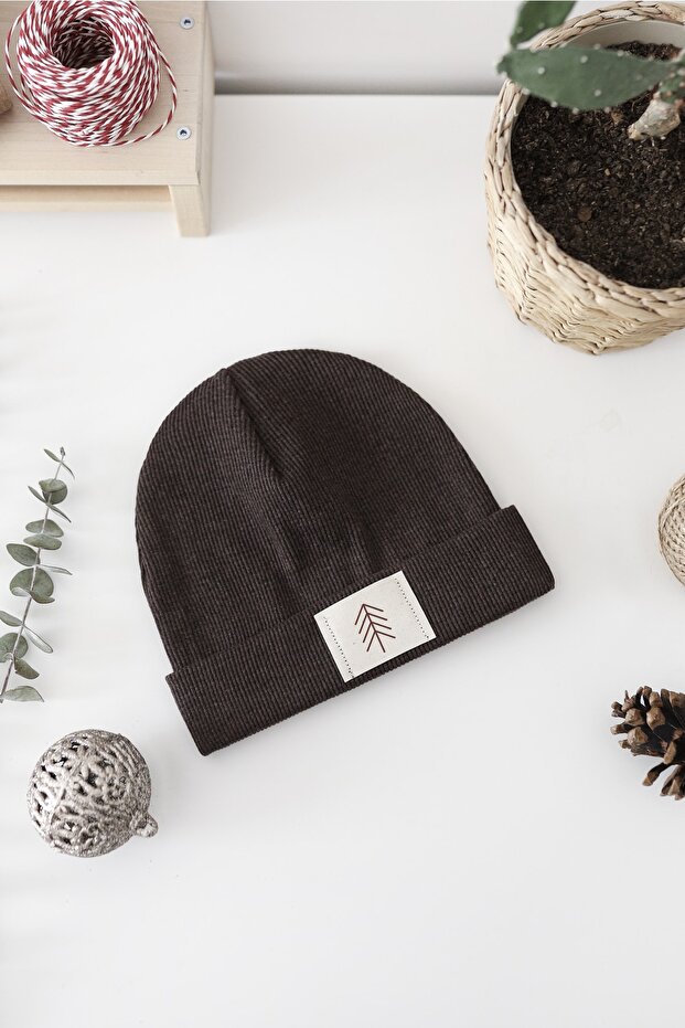Bitter Brown Beret with Rib Label