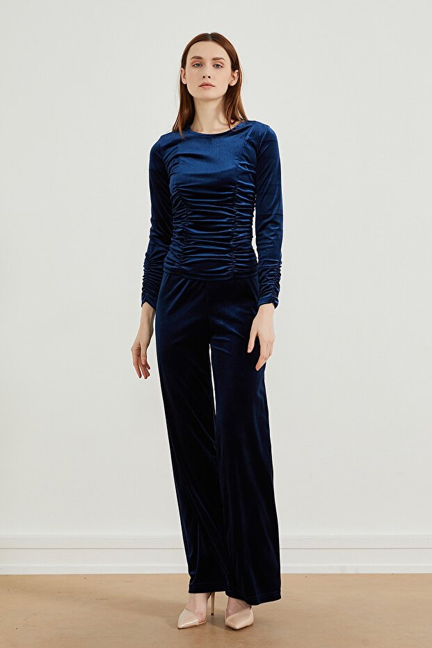 Shromážděné sametové tělo - 5