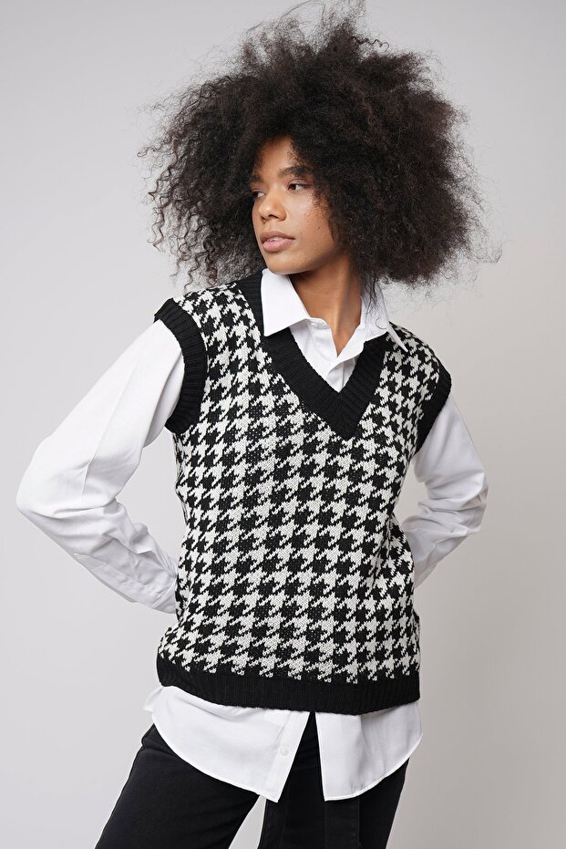Houndstooth Sweater - 2