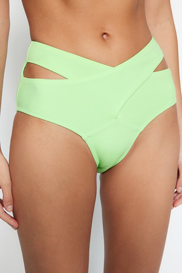 Yeşil Cut Out Detaylı Yüksek Bel Normal Paça Bikini Altı TBESS20BA0184 - 3