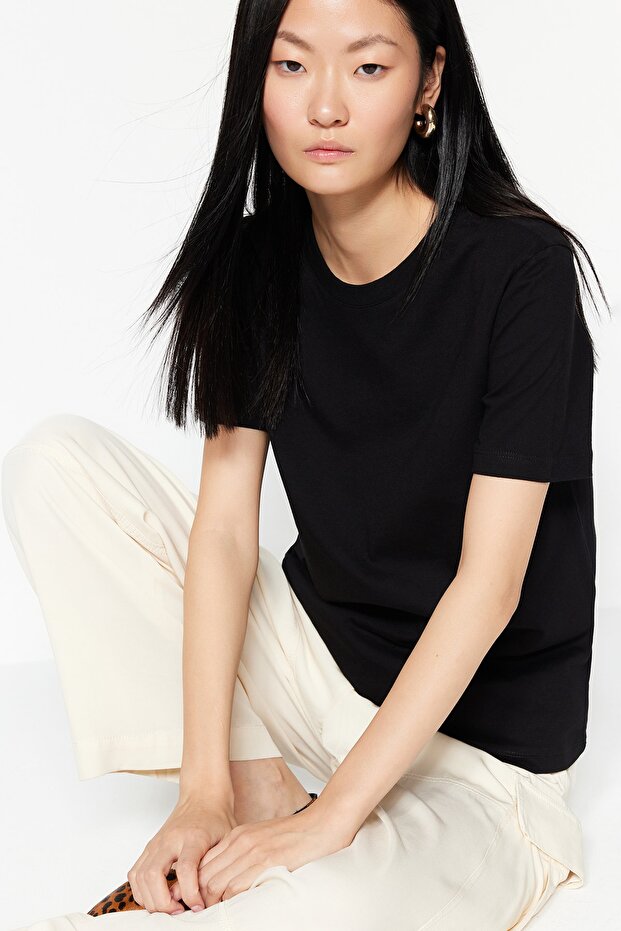 Siyah %100 Kalın Pamuklu Basic Bisiklet Yaka Örme T-Shirt TWOSS23TS00042 - 3
