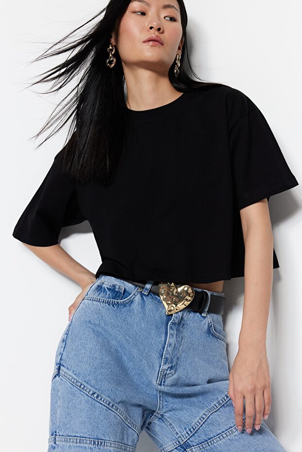 Siyah Relaxed/Rahat Kalıp %100 Kalın Pamuklu Crop Örme T-Shirt TWOSS23TS00038 - 1
