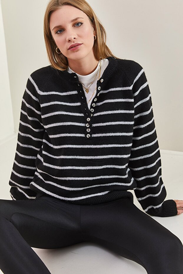 Women's Black Gray Collared Knitted Turtleneck Striped Sweater 20223207
