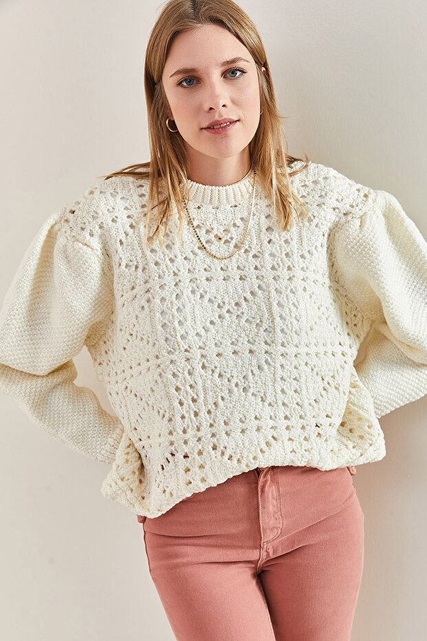 Damenpullover mit durchbrochener Schulterpartie - 1