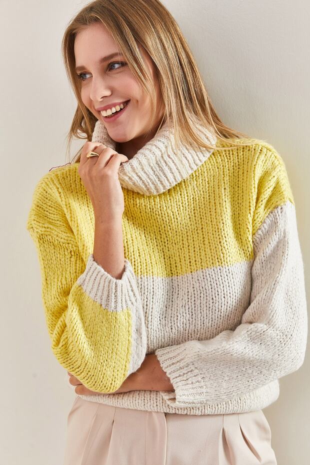 Women's Beige Yellow Turtleneck Knitted Sweater 40201004