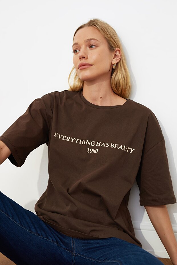 Kahverengi %100 Pamuk Slogan Baskılı Relaxed/Geniş Rahat Kesim Örme T-Shirt TWOSS19GH0034 - 7