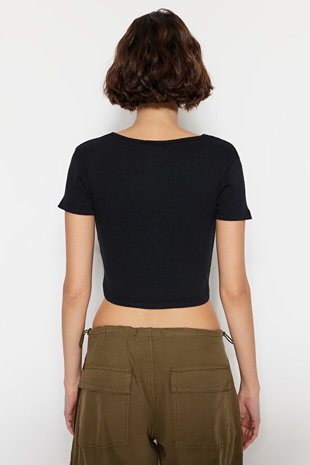 Siyah-Beyaz 2'li Paket Fitted/Vücuda Oturan Crop Bisiklet Yaka Fitilli Esnek Örme Bluz TWOSS22BZ0734 - 7