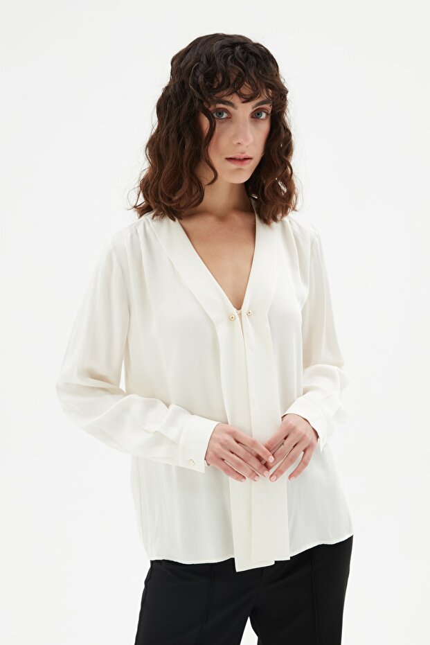 Long Sleeve Blouse with Accessory Detail