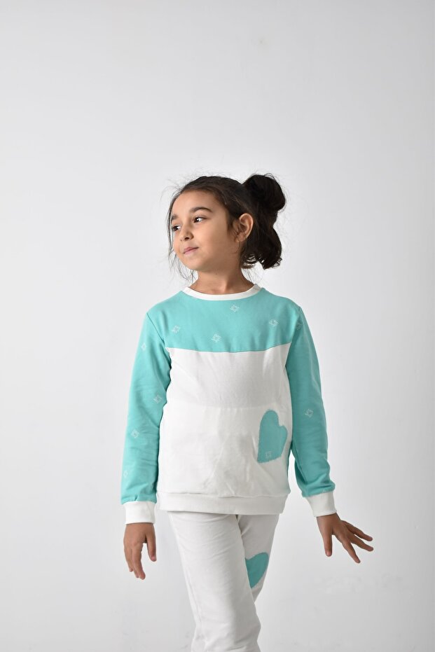 Girl's Tracksuit Set - Comfortable and Stylish