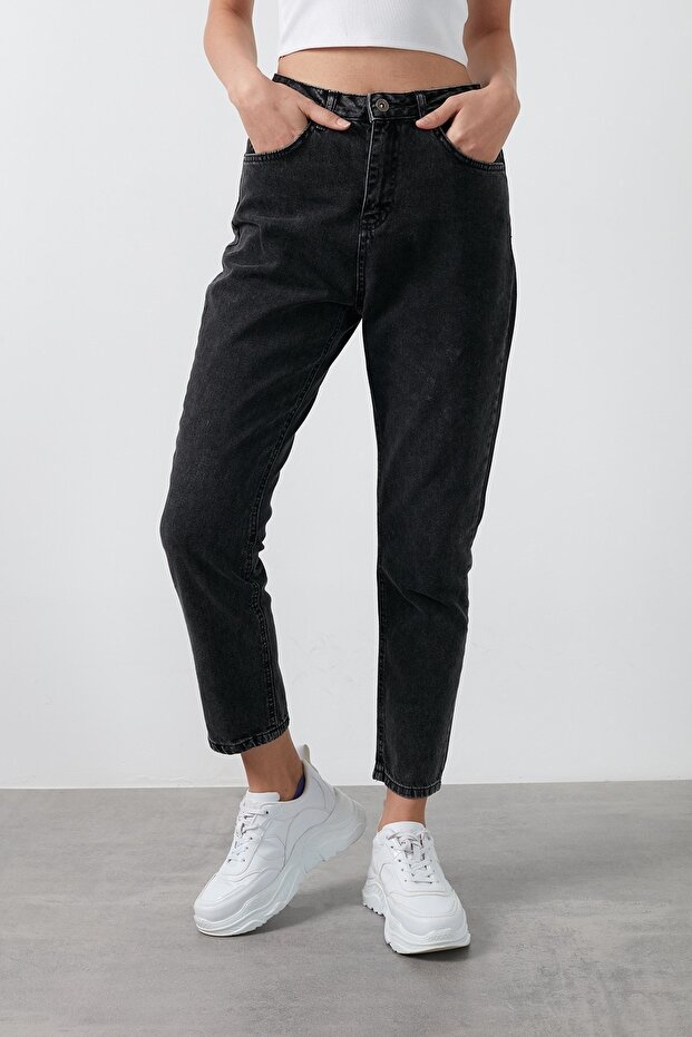 Flexible and High Waist Black Mom Jeans Jeans