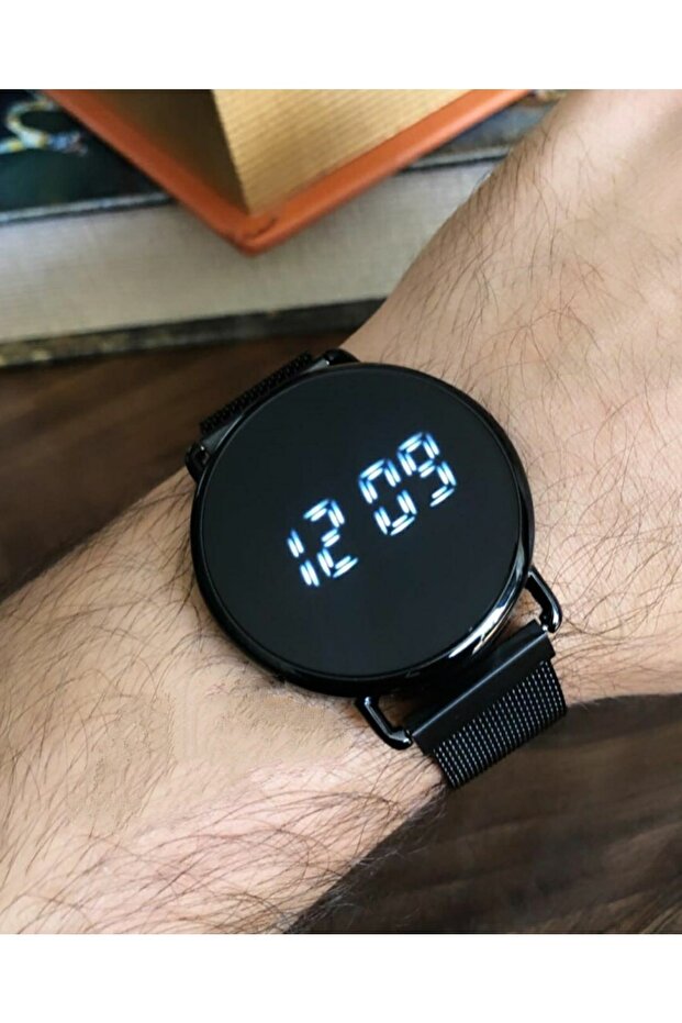 Siyah Hasır Mıknatıslı Kordon Sarı Kasa Dokunmatik Erkek Saati - 6