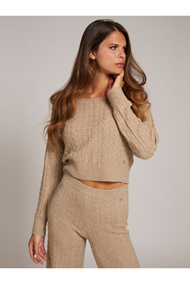 Dámske úplety Es - 6