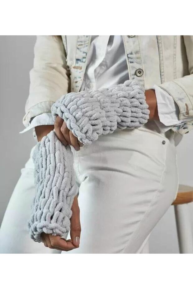Gray Puffy Gloves Trend Design Hand Knitted Winter Fashion Scandinavian Style Accessory Fingerless