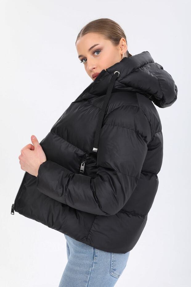 Kadın Siyah Kapüşonlu Şişme Mont - 5