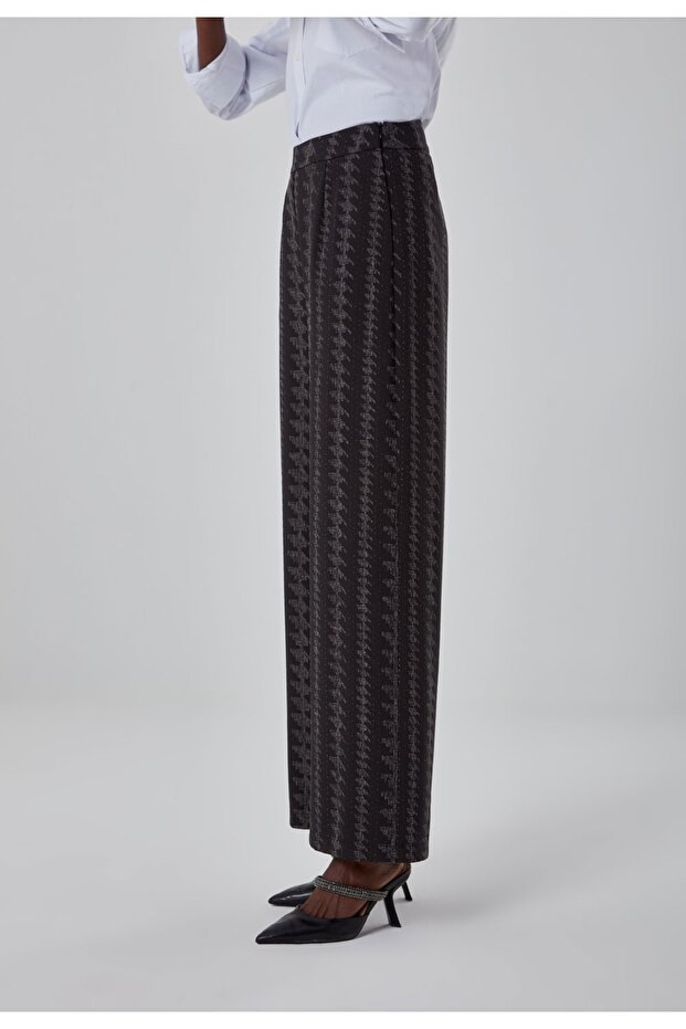 Zigzag Patterned Black Trousers - 3