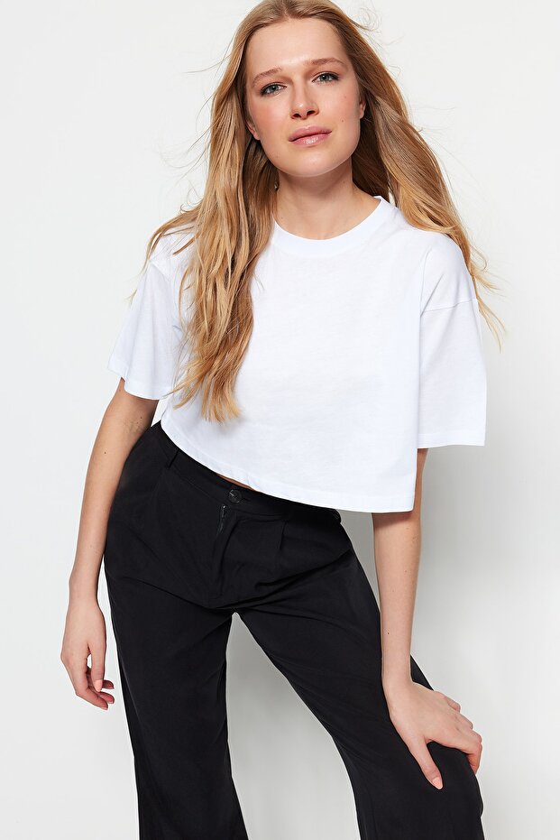 Beyaz %100 Kalın Pamuklu Crop Bisiklet Yaka Örme T-Shirt TWOSS23TS00038 - 5
