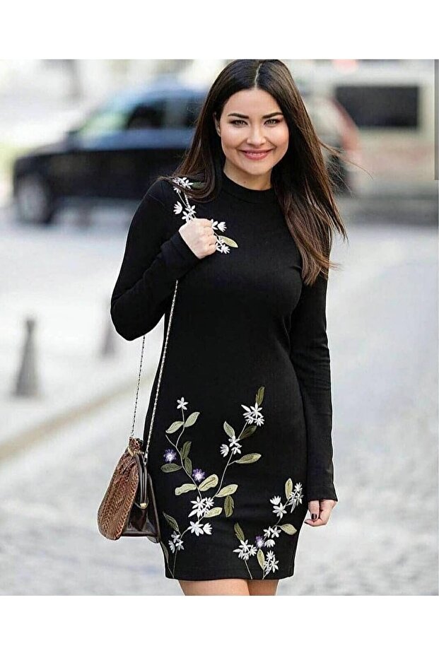 Nakışlı Mini Triko Elbise - 1