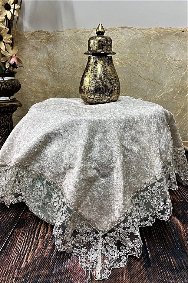Guipure Velvet Fiskos Coverlet - Brown